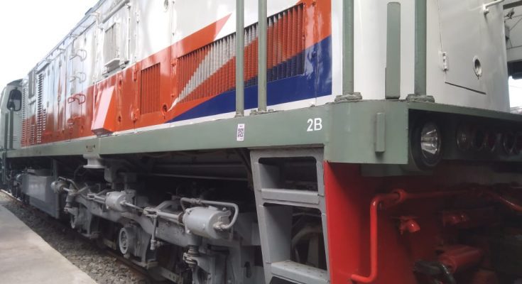 Kereta Api tidak bisa berhenti mendadak,