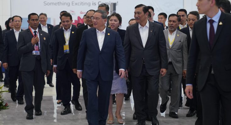 Perdana Menteri Tiongkok Tinjau Kesiapan KA