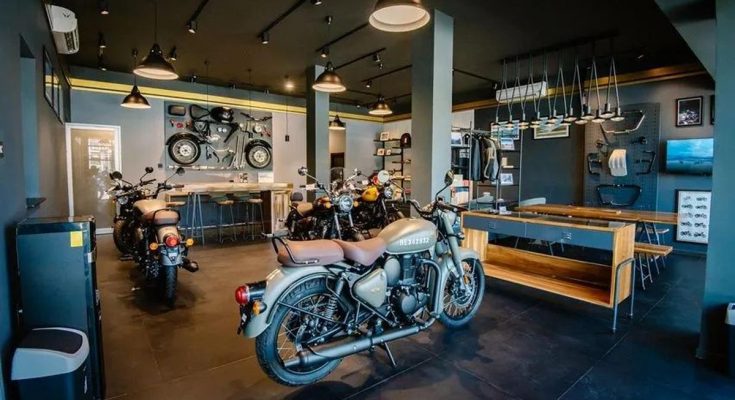 Royal Enfield Buka Flagship Store