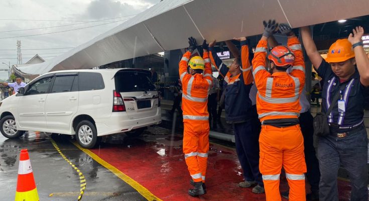 PT Kereta Api Indonesia (Persero) memohon maaf