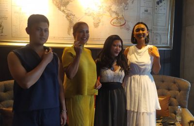 Drg. Hardini Dyah Astuti SpPerio. menghadirkan koleksi