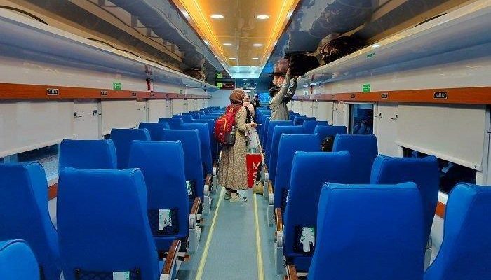 PT Kereta Api Indonesia (Persero) mengoperasikan Kereta