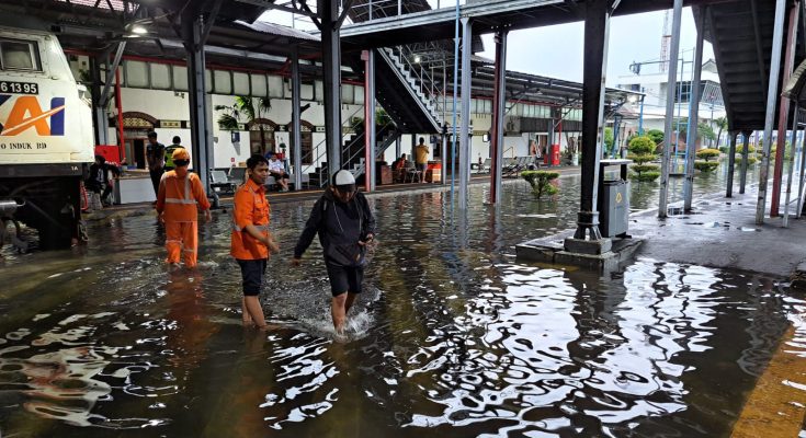 Imbas banjir sejumlah perjalanan KA yang melintas
