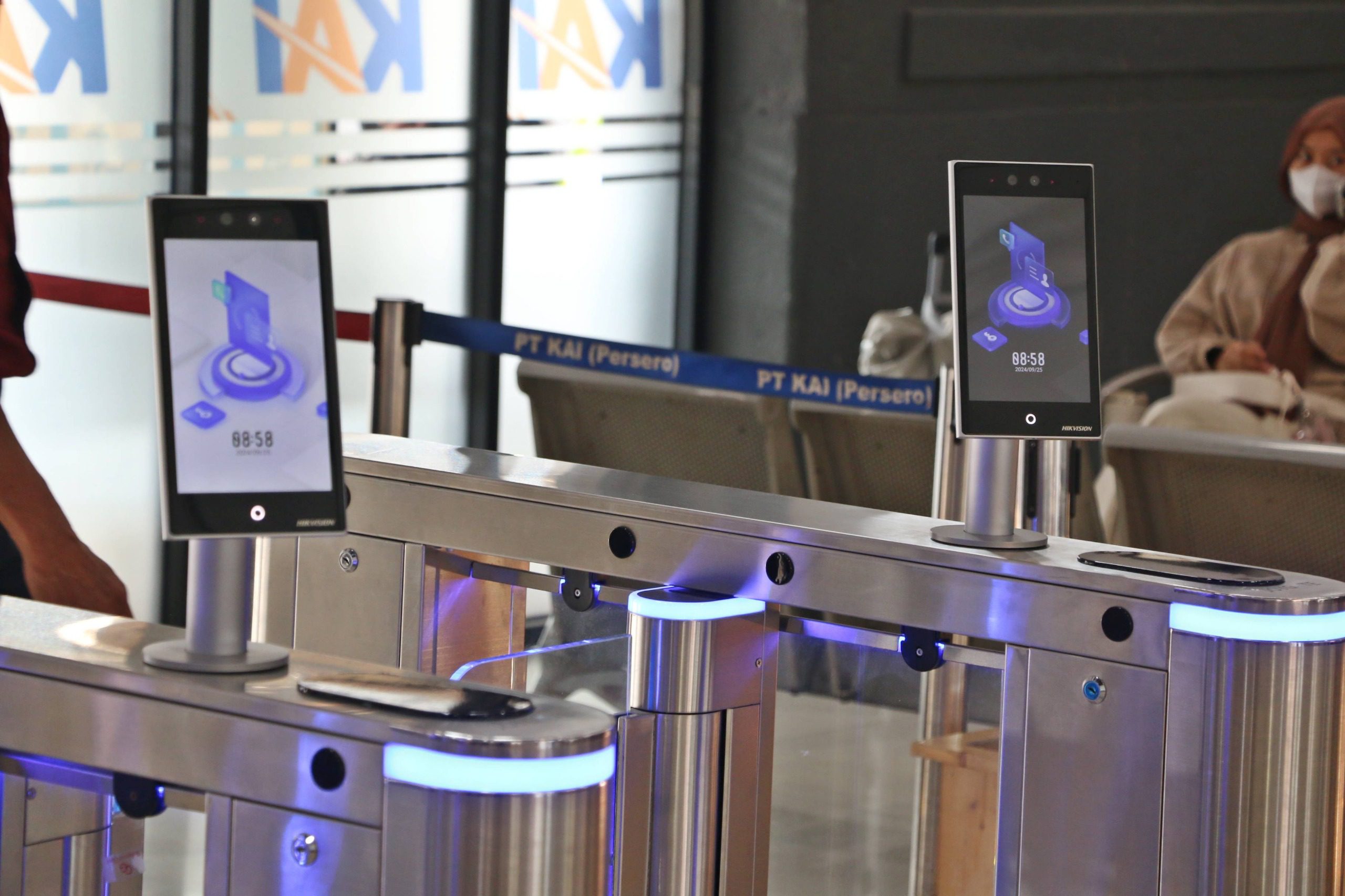 PT KAI Daop 1 Jakarta menambah fasilitas Face Recognition