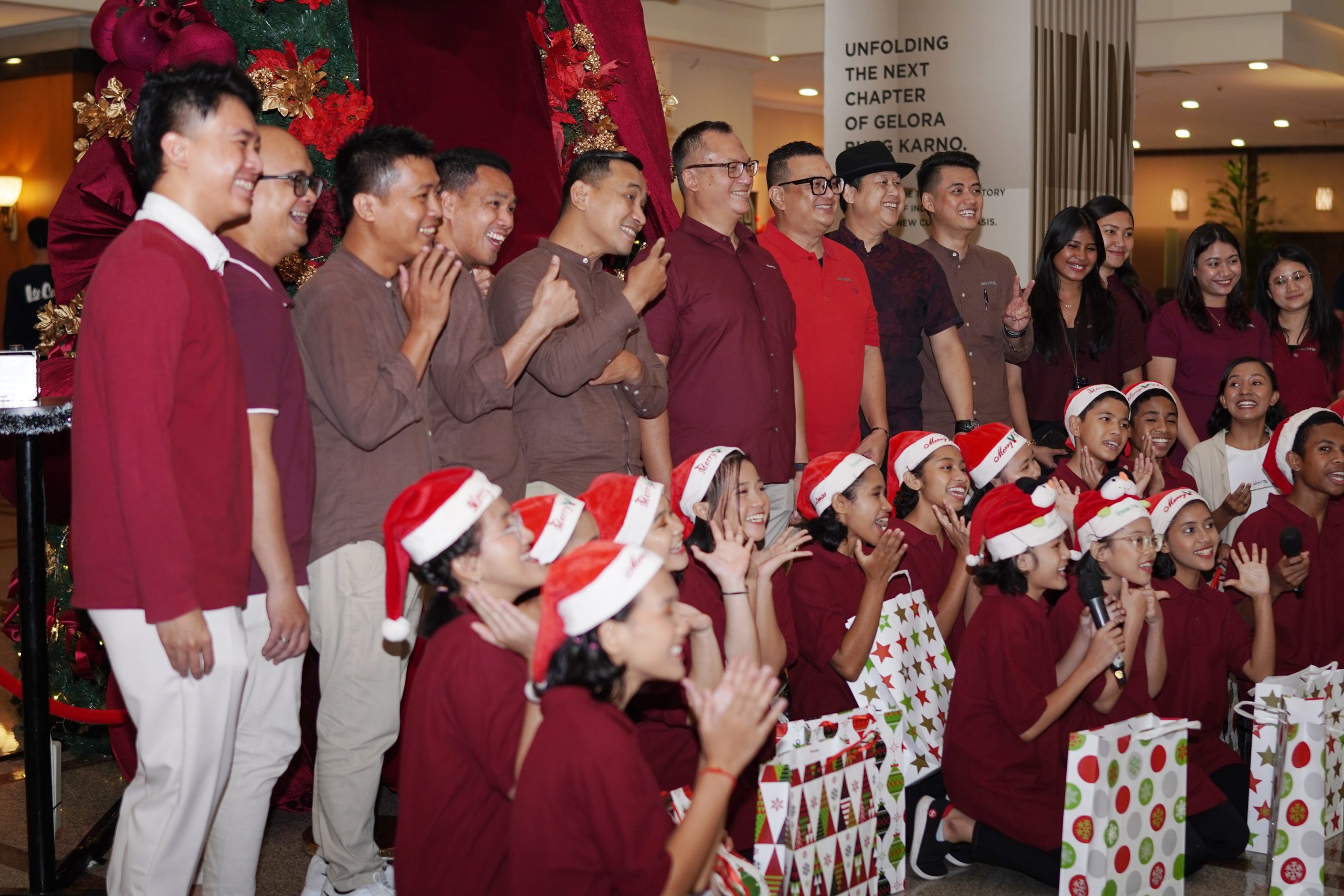 ARTOTEL Gelora Senayan - Jakarta hadir dengan perayaan perdana Penyalaan Pohon Natal