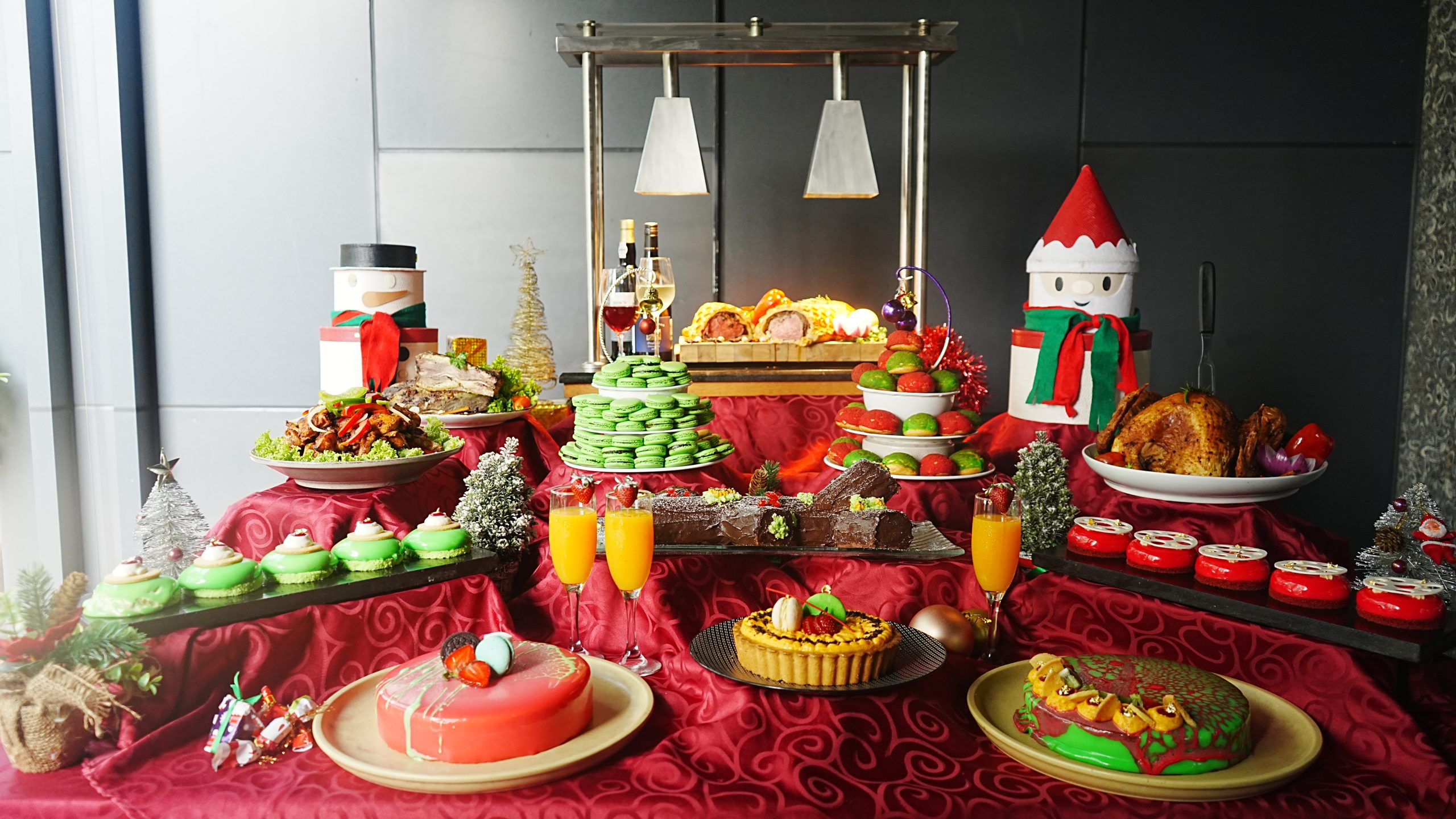 Hotel Grand Mercure Jakarta Kemayoran adalah salah satu hotel di daerah Kemayoran