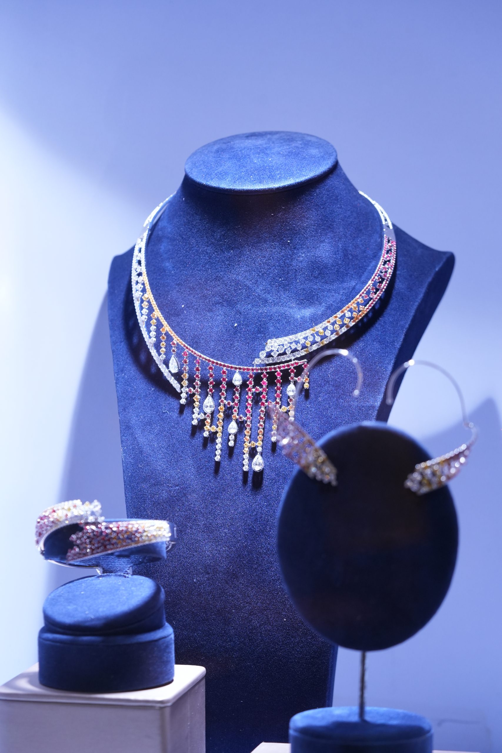 MONDIAL, luxury jewelry brand yang sudah hadir sejak tahun 1979