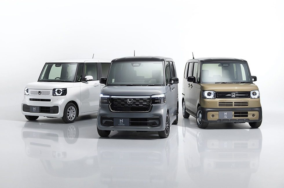 Honda N-BOX mencatatkan pencapaian luar biasa sebagai mobil minicar (kei car)