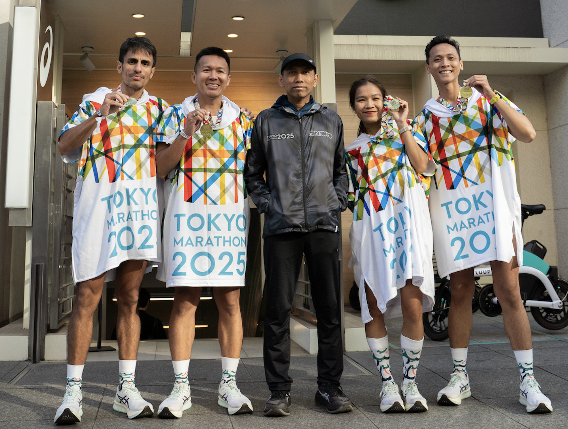 ASICS Indonesia memberangkatkan empat pelari