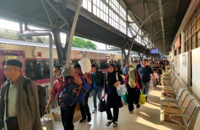 PT Kerata Api Indonesia (Persero) Daop 1 Jakarta memberikan