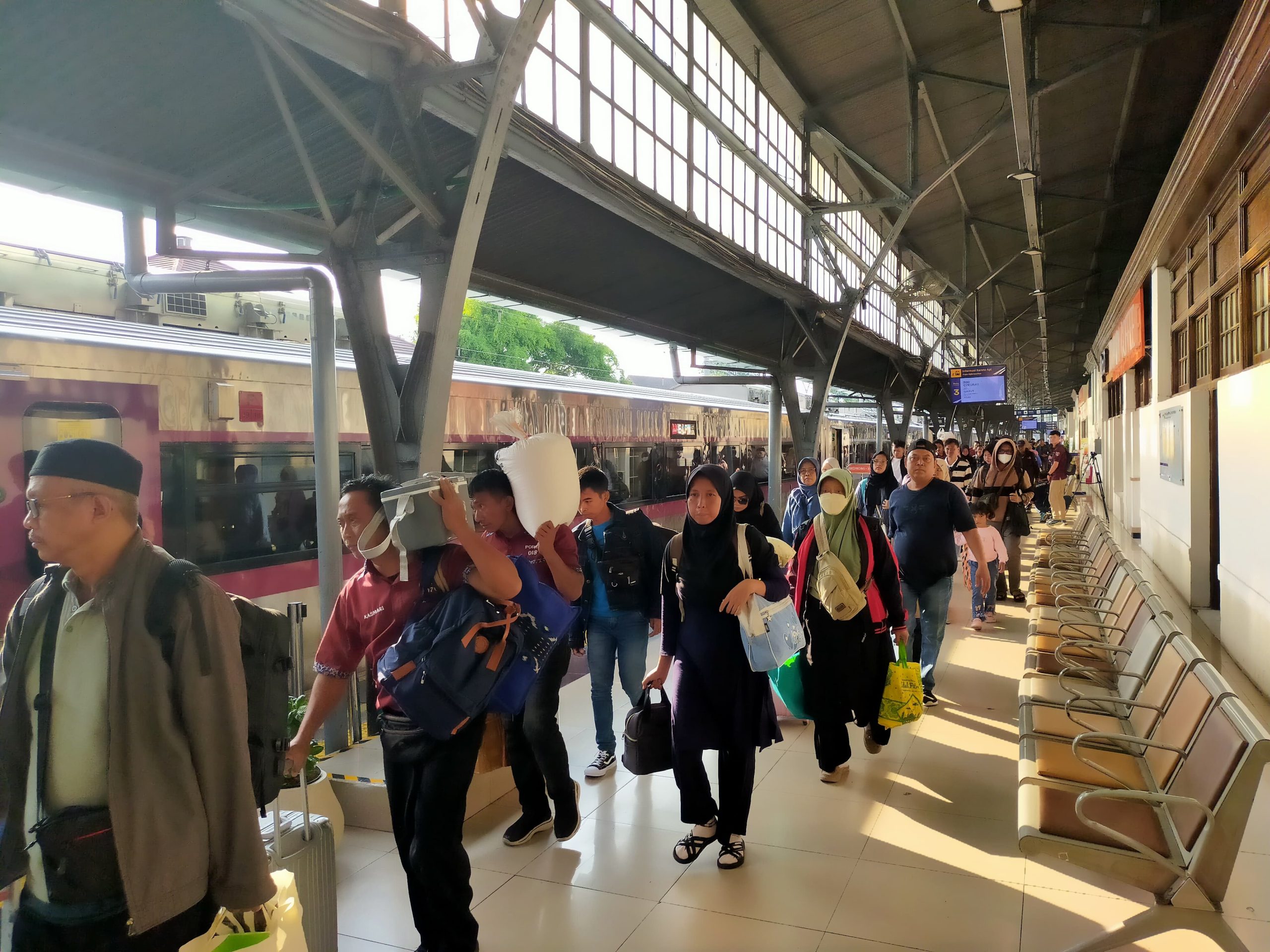 PT Kereta Api Indonesia (Persero) Daerah Operasi 1 Jakarta mencatat sebanyak