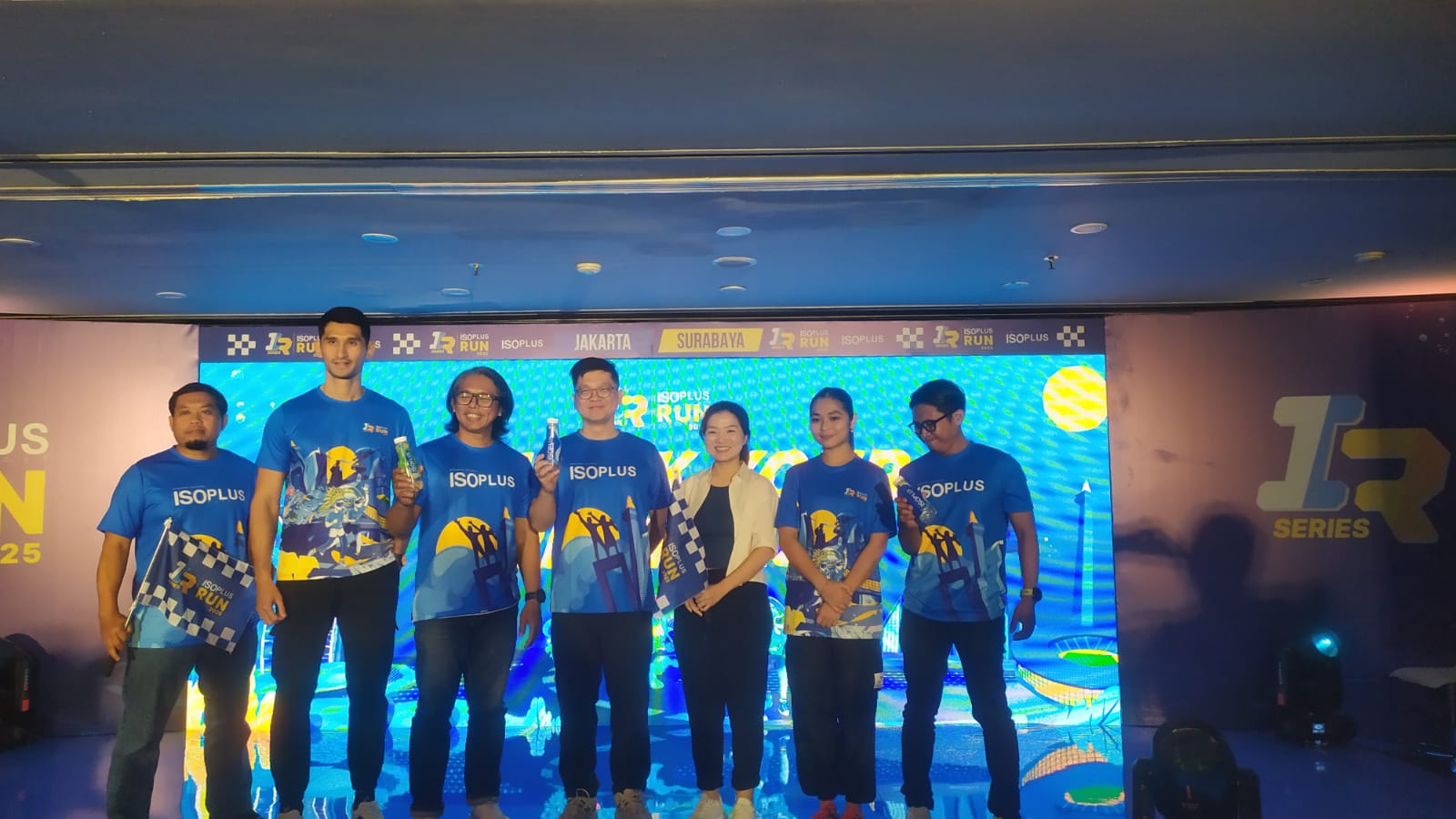 ISOPLUS, minuman isotonik produksi WINGS Food,