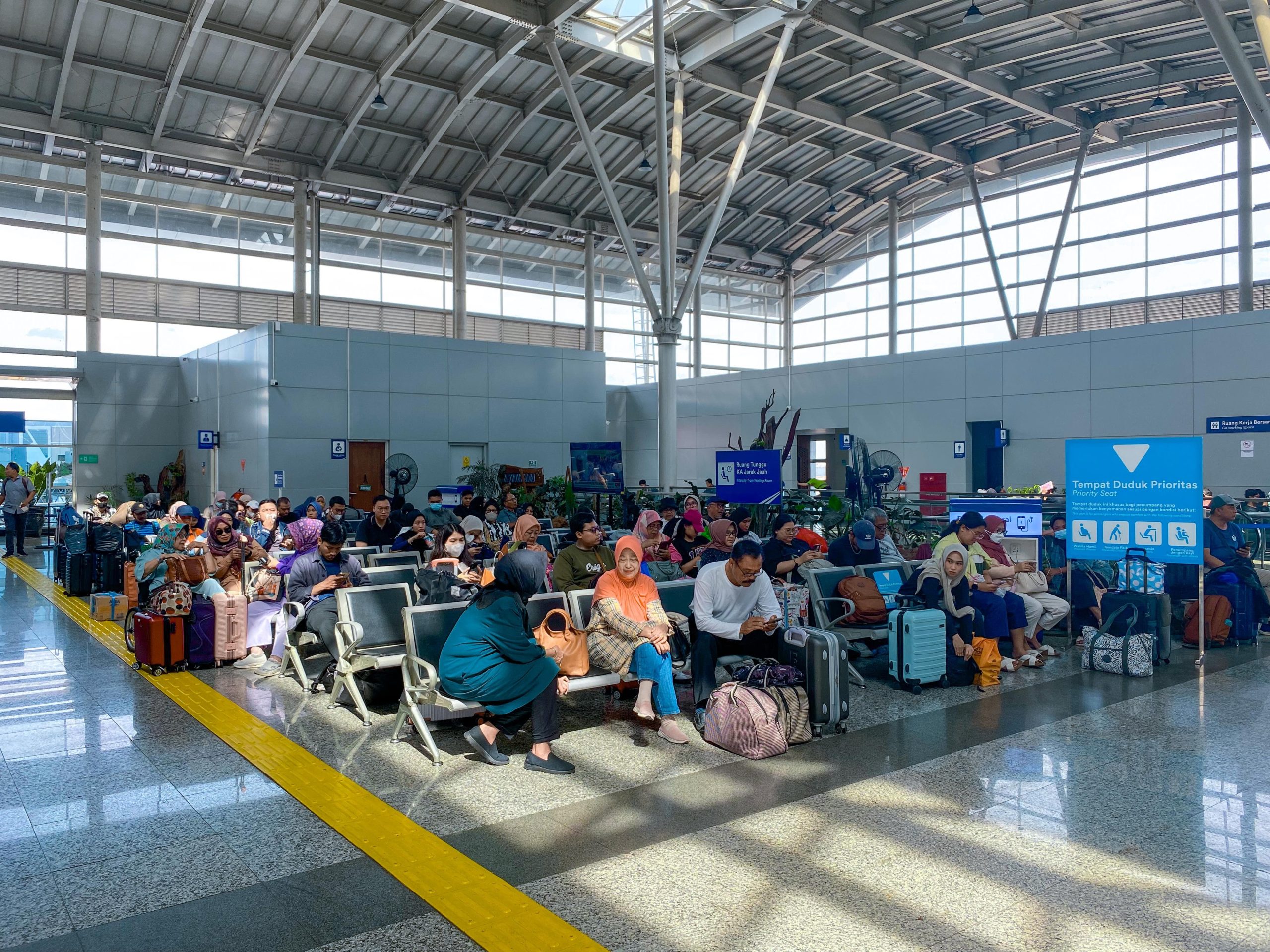 Hari Buruh Internasional pada Kamis, 1 Mei 2025, PT KAI Daop 1 Jakarta