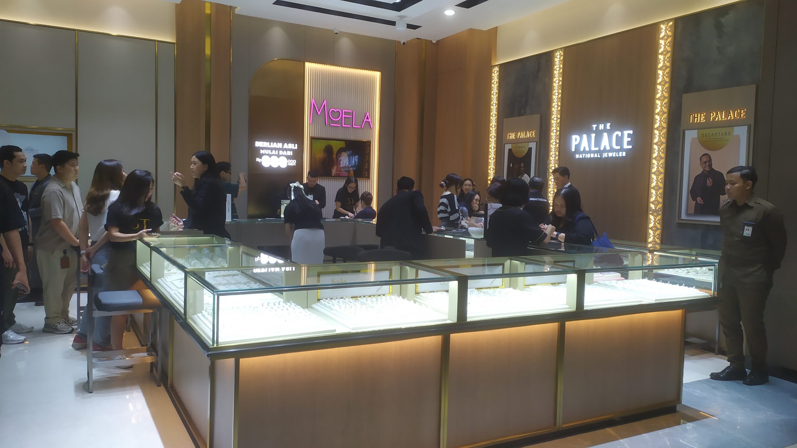 The Palace Jeweler, merek perhiasan terkemuka