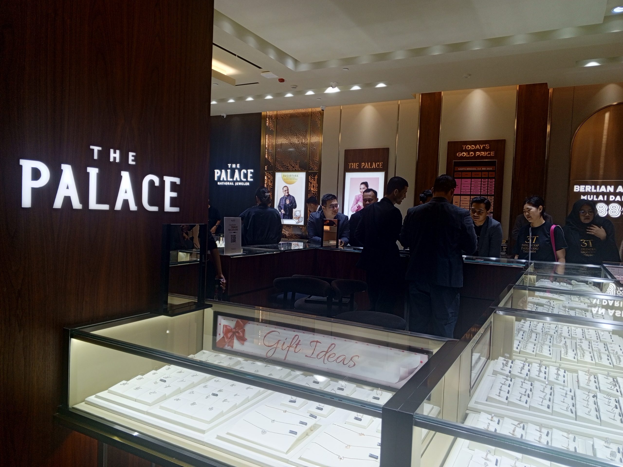 The Palace Jeweler, merek perhiasan terkemuka