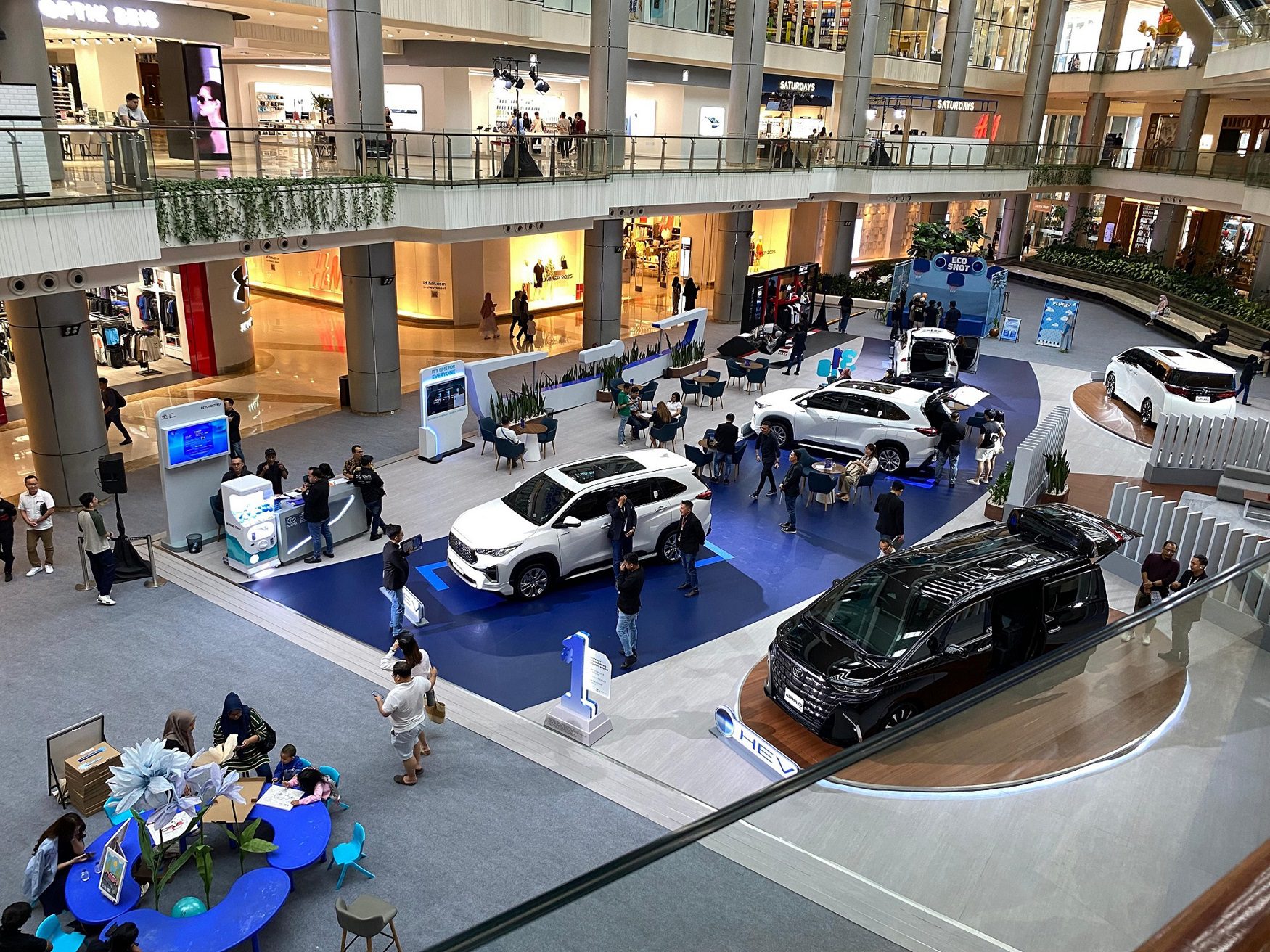 PT Toyota-Astra Motor (TAM) menghadirkan Toyota Space