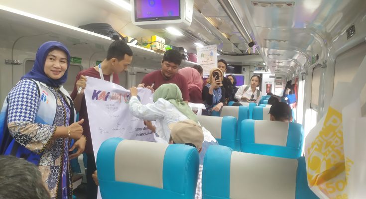 PT Kereta Api Indonesia (Persero) Daop 1 Jakarta bersama Indonesian Railway Preservation