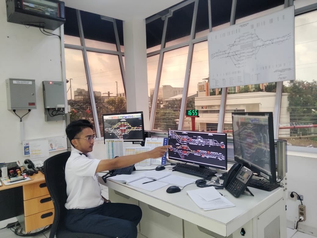 Peran Petugas Pengatur Perjalanan Kereta Api (PPKA)