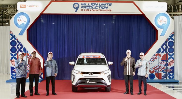 PT Astra Daihatsu Motor (ADM) merayakan pencapaian produksi