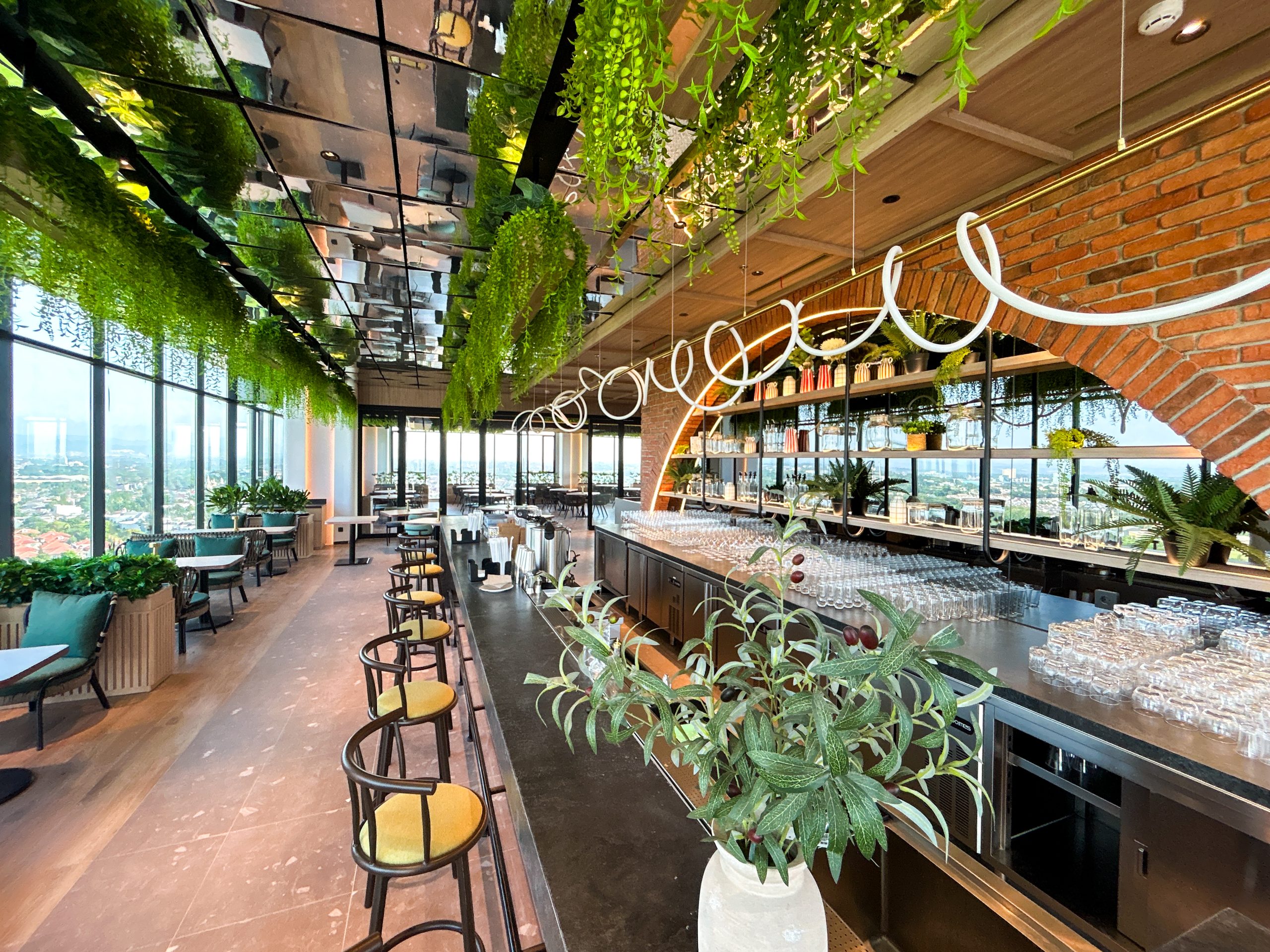 ARTOTEL Living World Kota Wisata – Cibubur menghadirkan