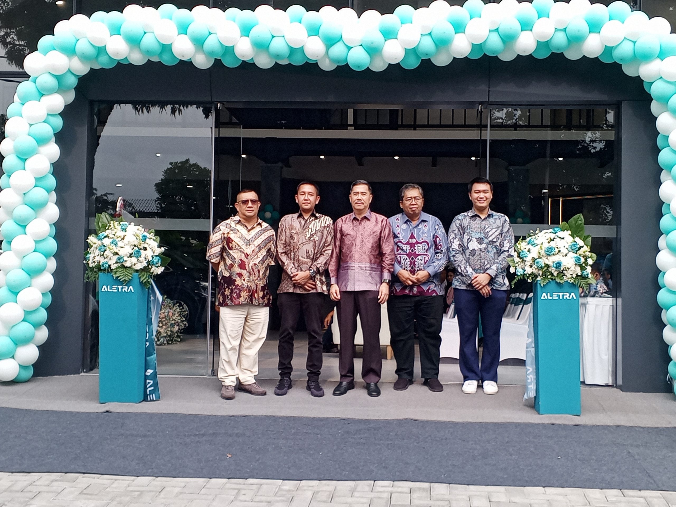 PT Aletra Mobil Nusantara meresmikan Dealer