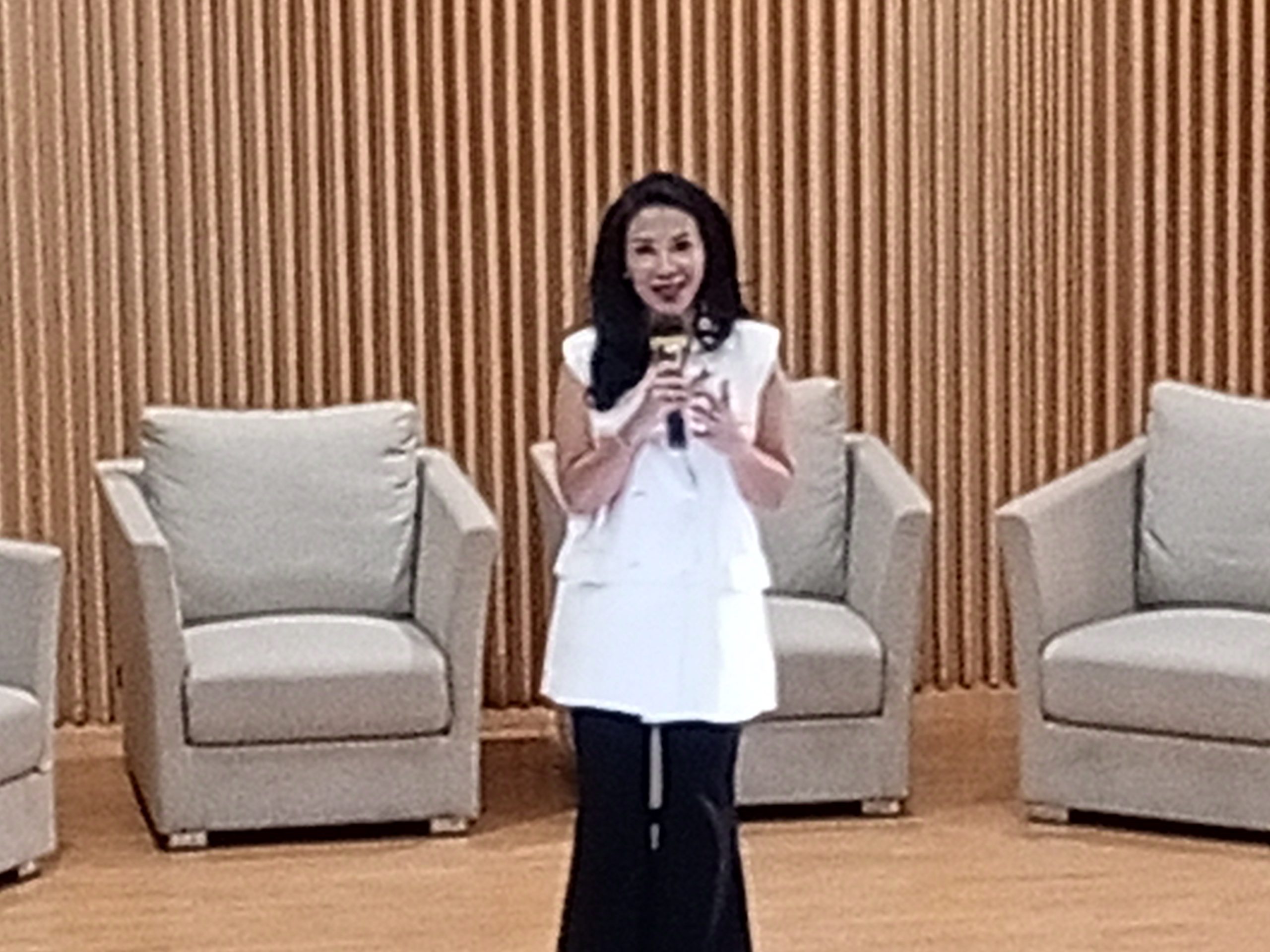 Central Mega Kencana (CMK), perusahaan perhiasan