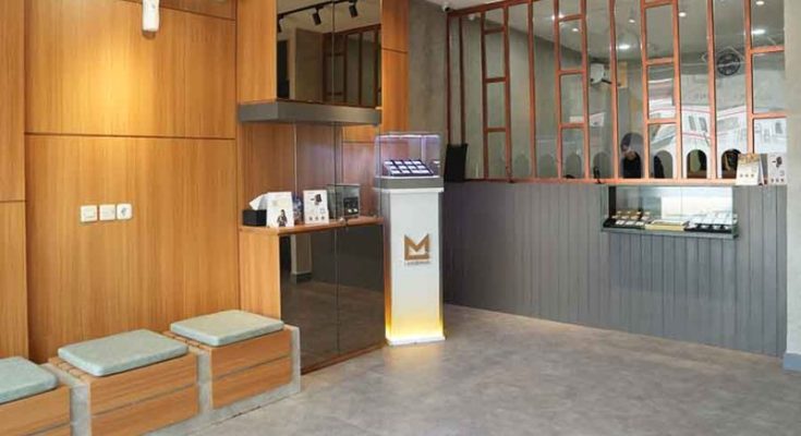 Harga emas global kembali mencuri perhatian pasar dengan menembus