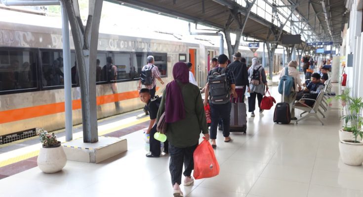 PT Kereta Api Indonesia (Persero) Daop 1 Jakarta mencatat peningkatan